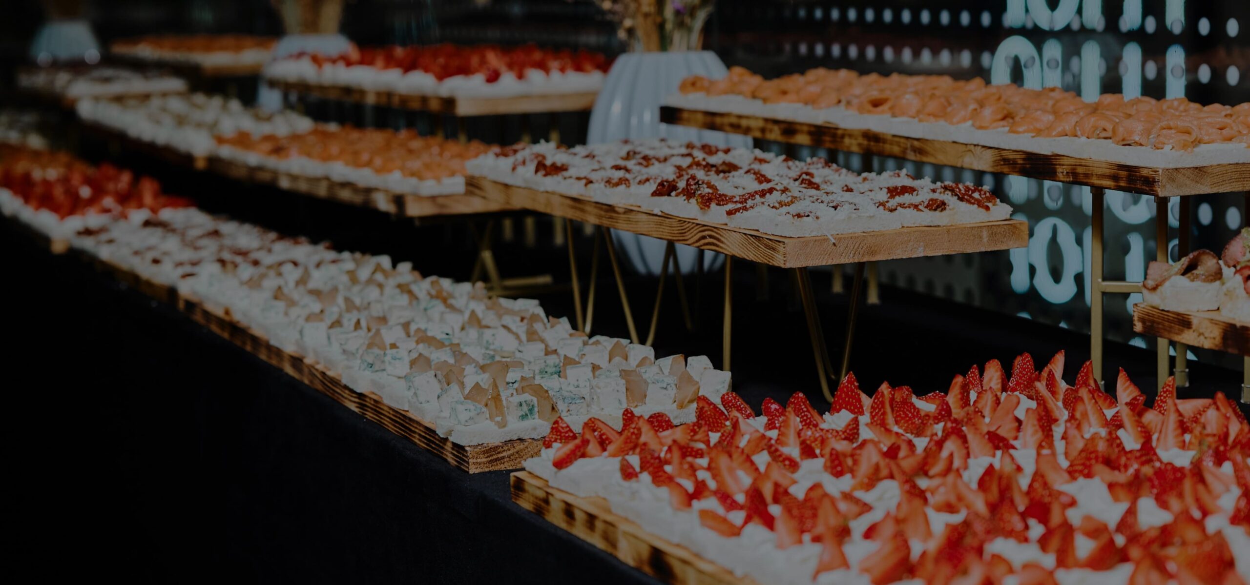 Фоновое изображение на главной странице Golubev-Catering